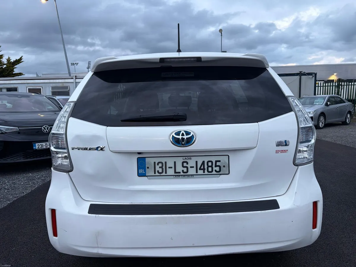 Toyota Prius 2013 5 SEATER HYBRID AUTOMATIC - Image 5
