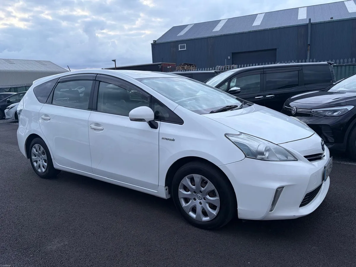 Toyota Prius 2013 5 SEATER HYBRID AUTOMATIC - Image 2