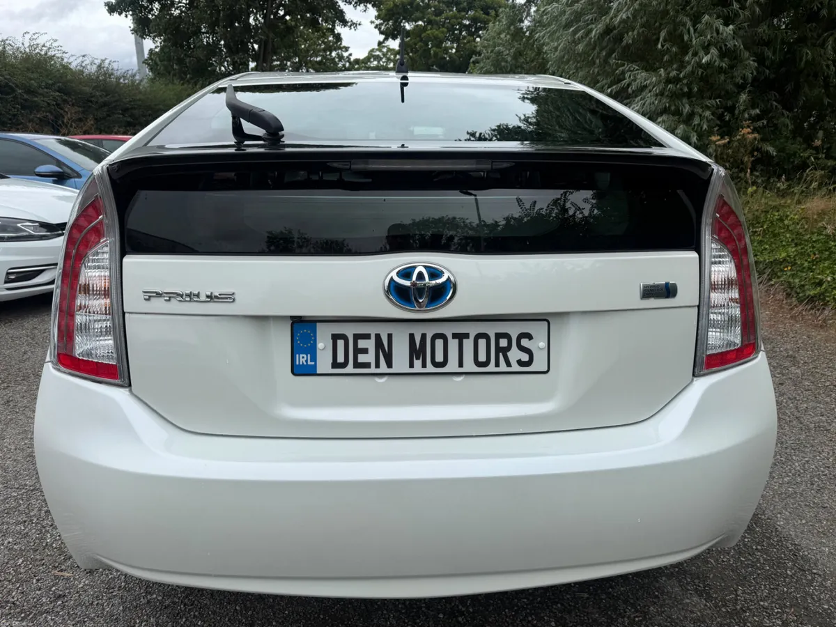 Toyota Prius - Image 4
