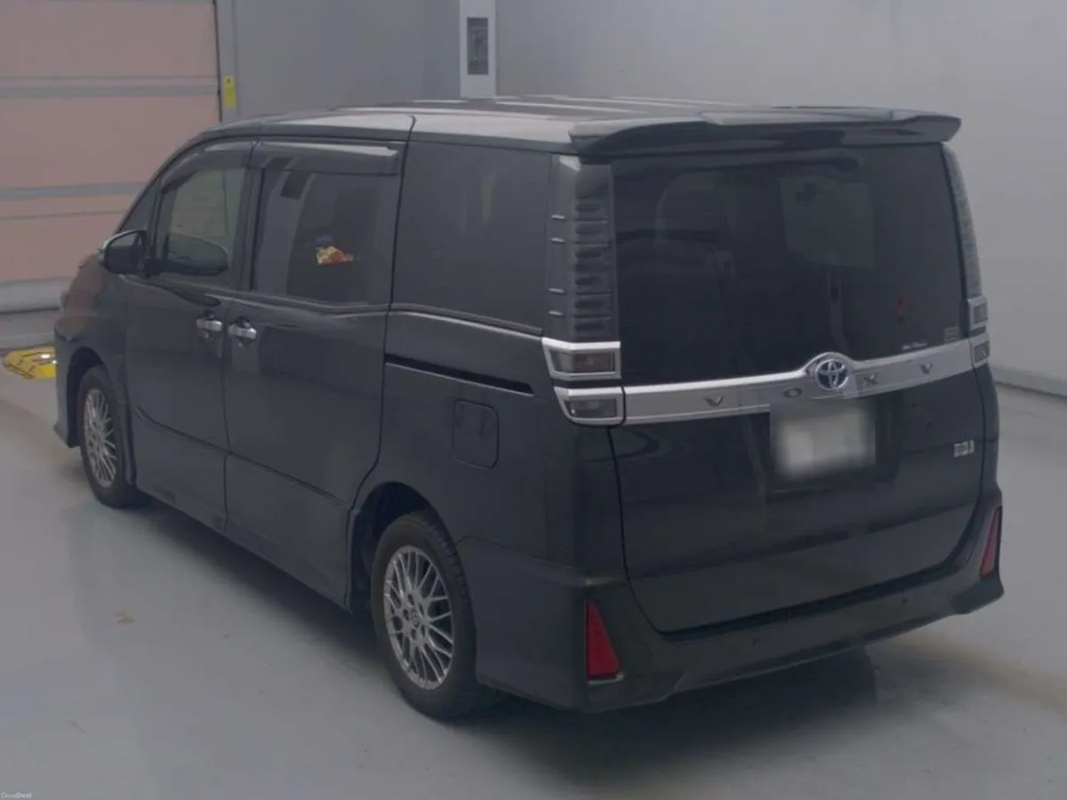 2021 Toyota Voxy 1.8 ATUO HV ZS KIRAMEKI TOP SPEC - Image 2