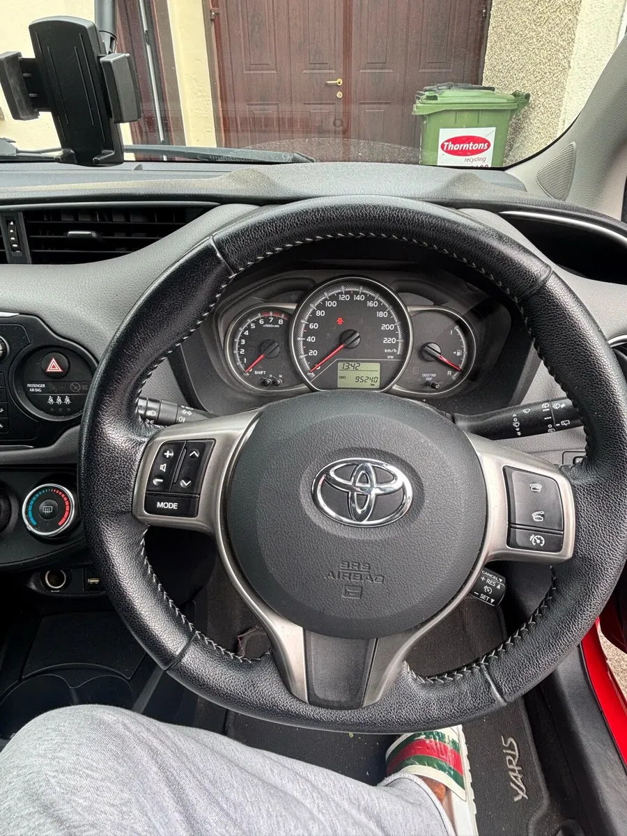 TOYOTA YARIS LUNA 161 1L Petrol - Image 5