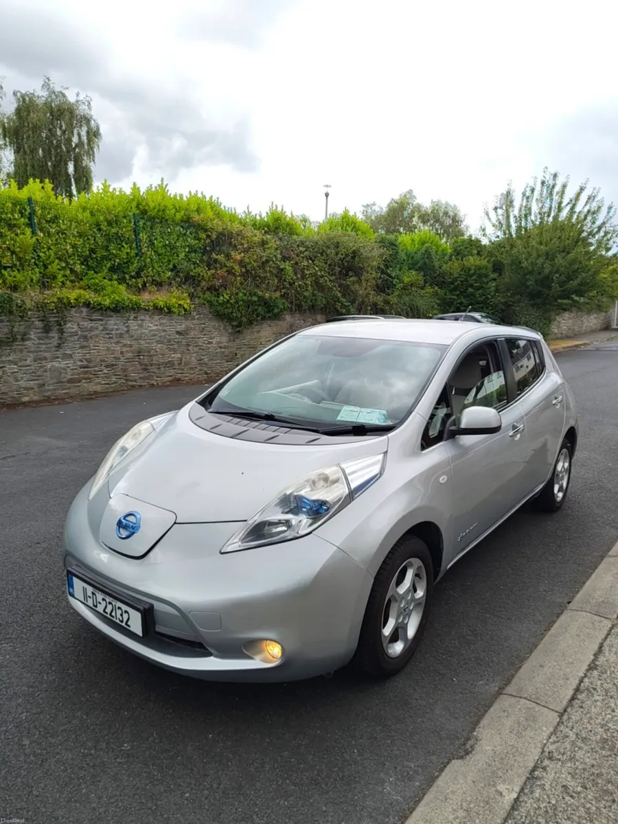 2011 Nissan leaf ev spoiler - Image 1