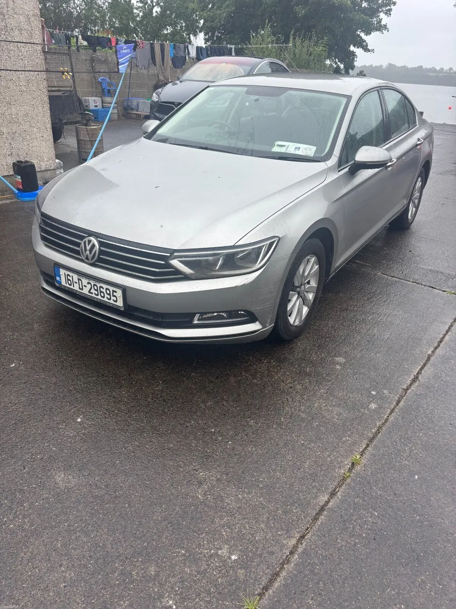 Volkswagen Passat 2016 - Image 2