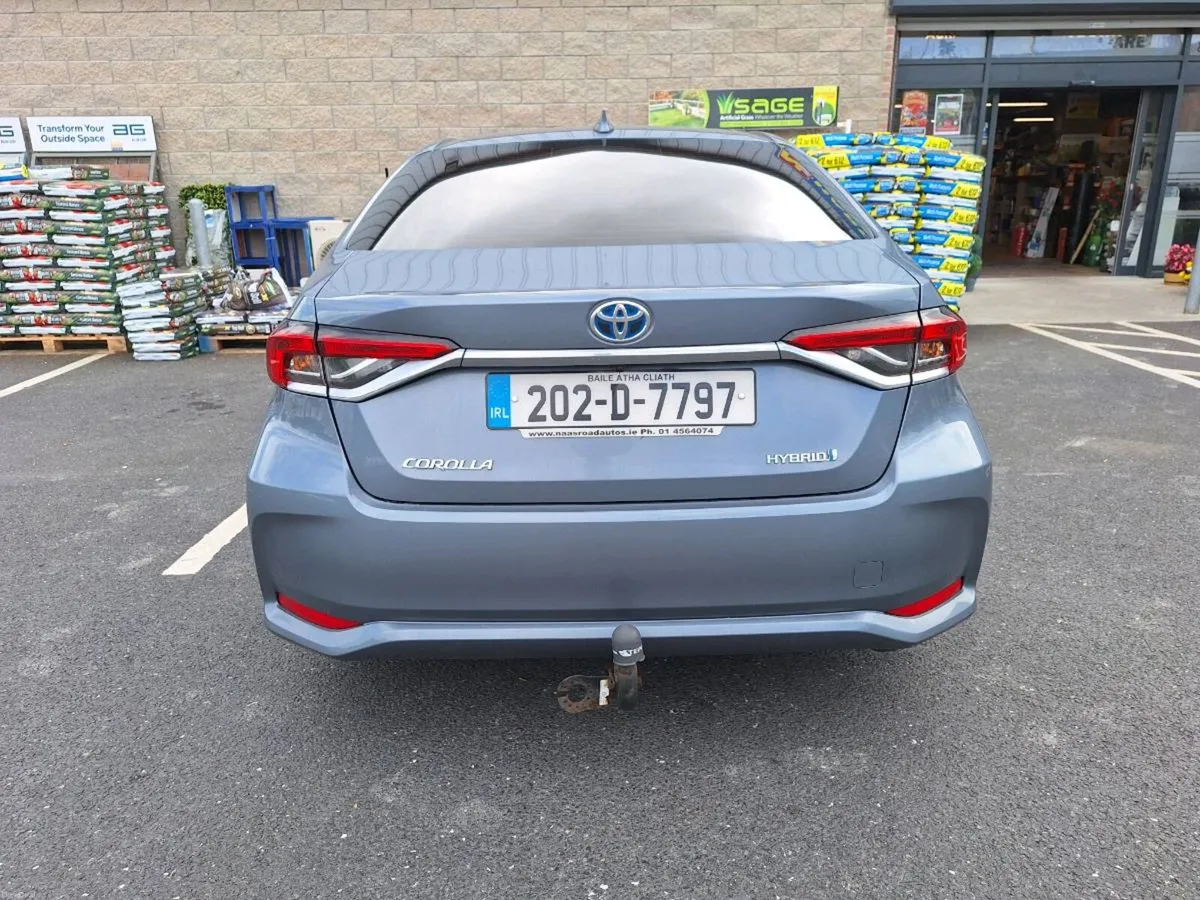 Toyota Corolla Luna Hybrid - Image 5