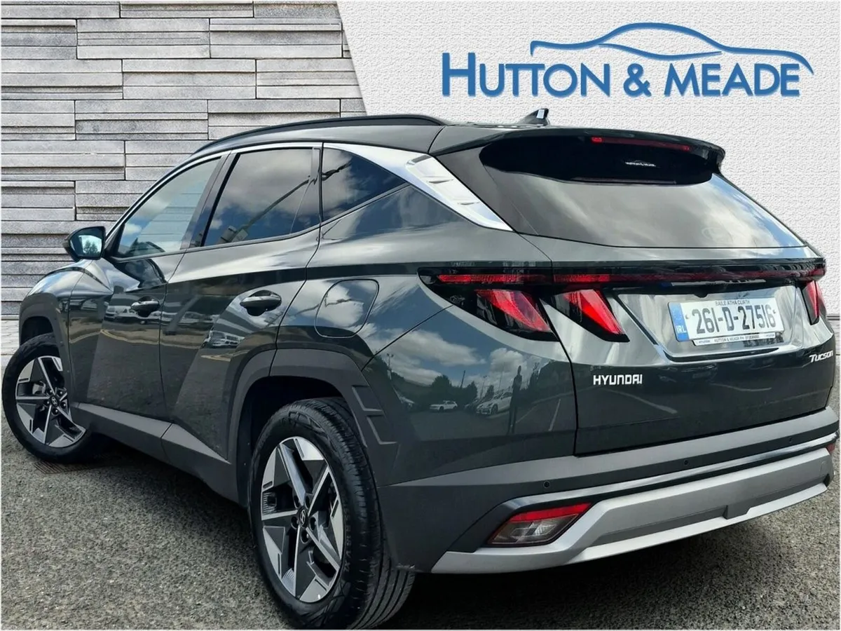 Hyundai Tucson Executive 1.6 Diesel 5dr - Image 2