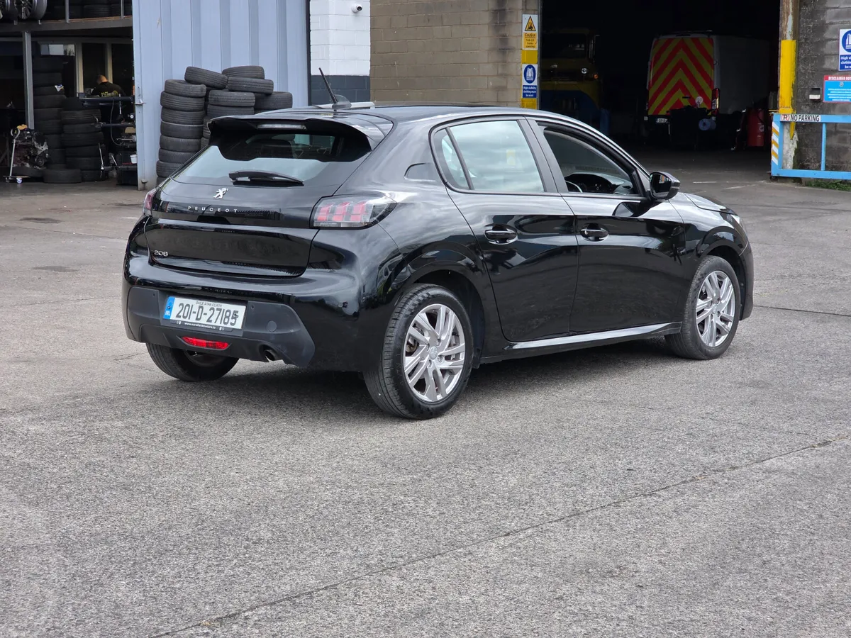 **RESERVED** Peugeot 208 1.2 Puretech - Image 4