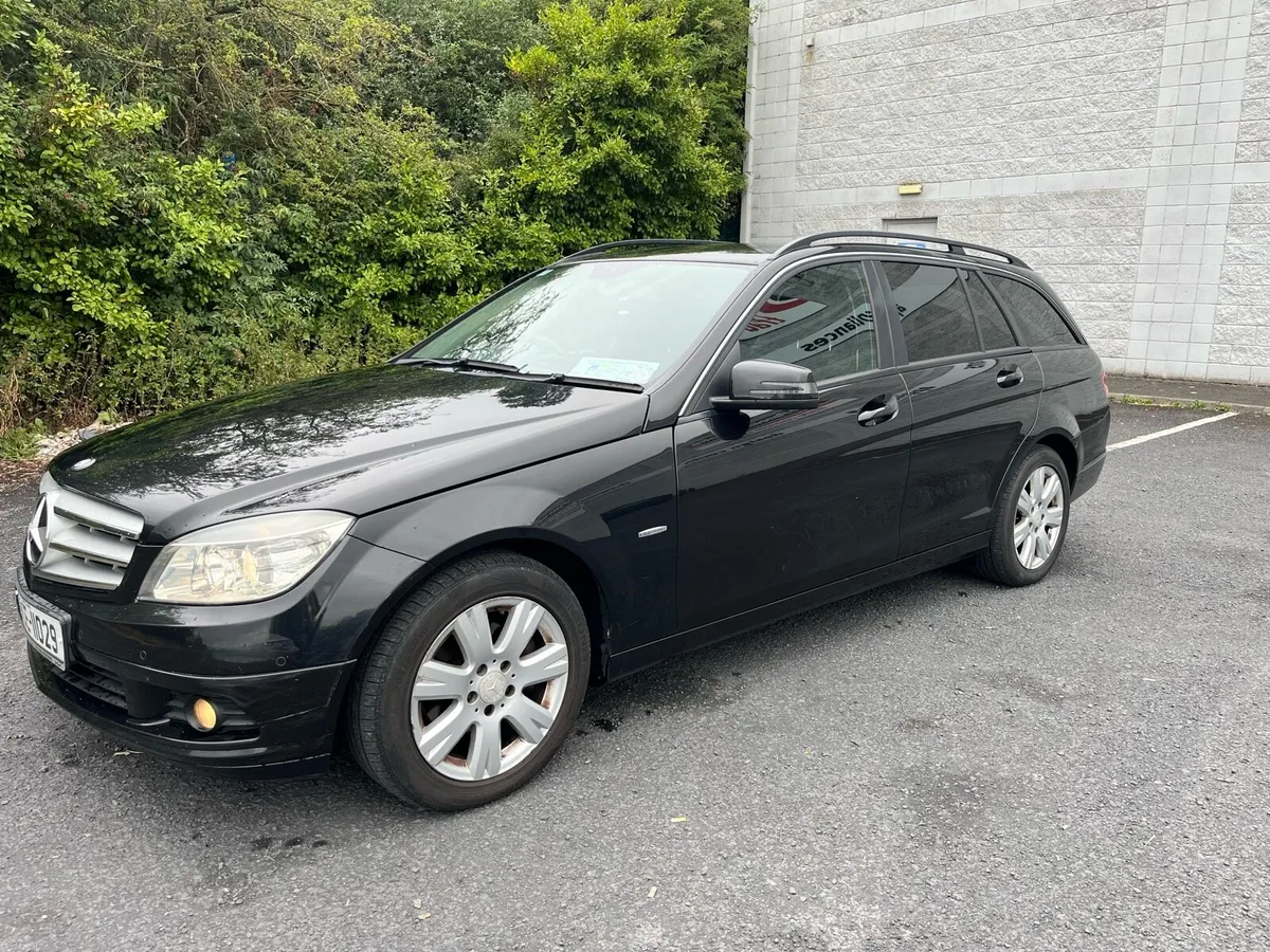 2010 Mercedes Benz C Class Estate - Image 2