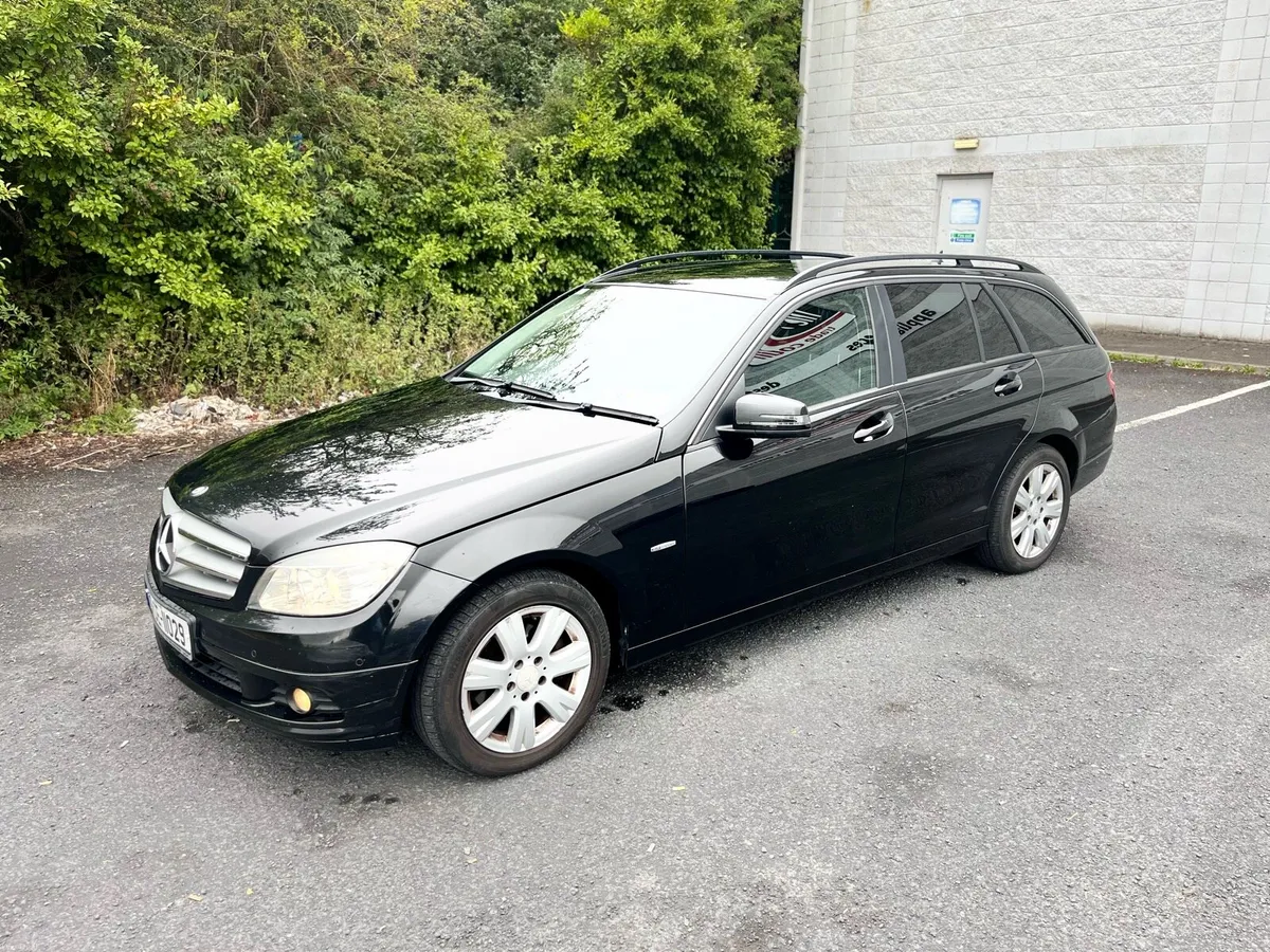 2010 Mercedes Benz C Class Estate - Image 1