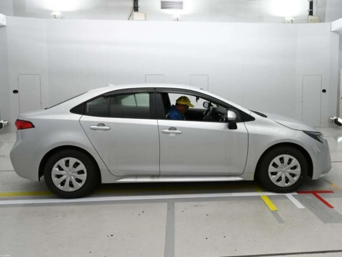 6147KM LOW MILEAGE 2024 TOYOTA COROLLA HYBRID AUTO - Image 5