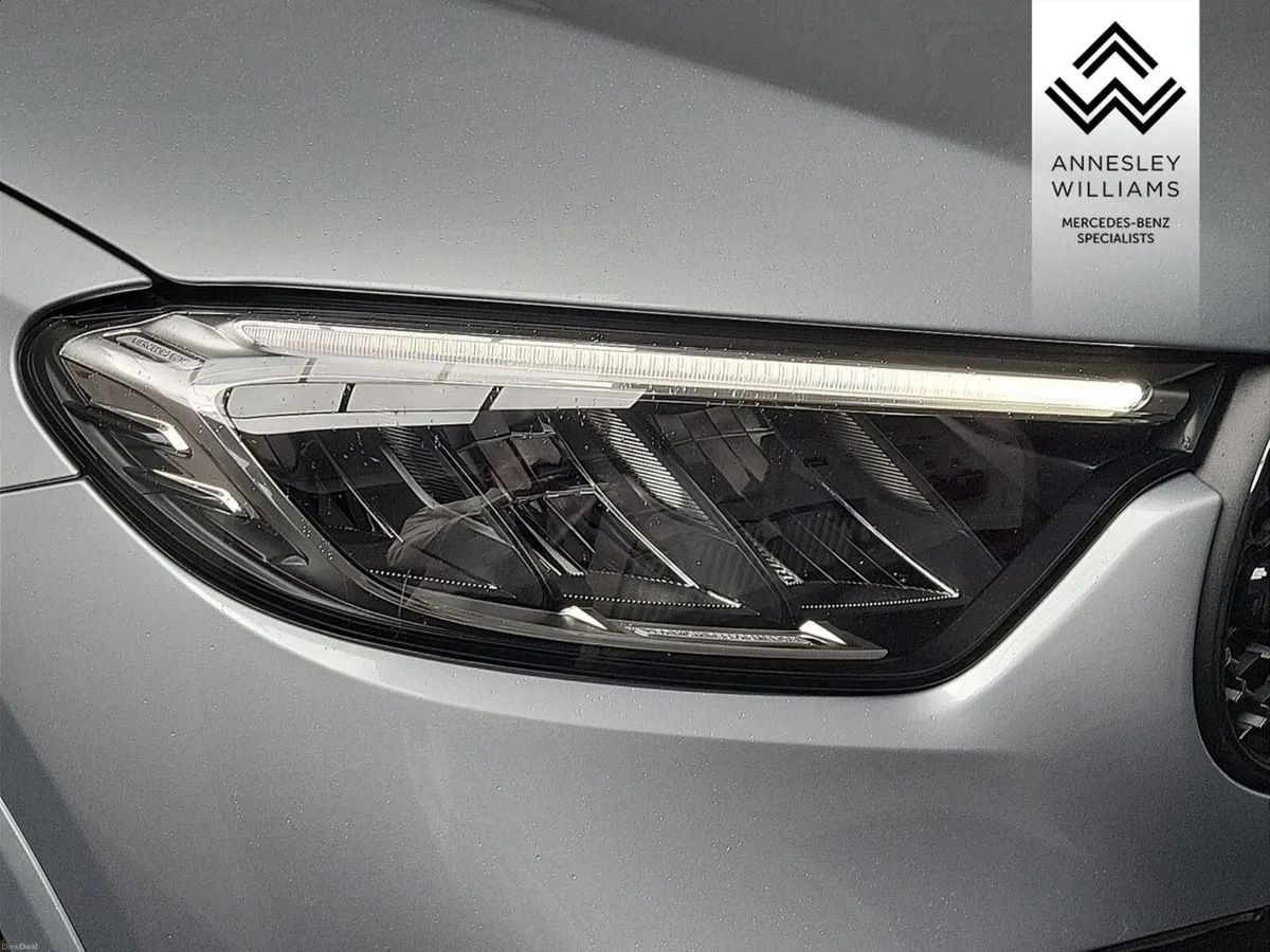 Mercedes-Benz GLC GLC300e Urban Edition 4Matic - Image 4