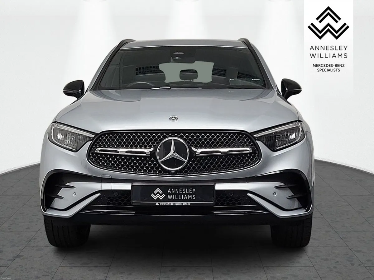 Mercedes-Benz GLC GLC300e Urban Edition 4Matic - Image 2