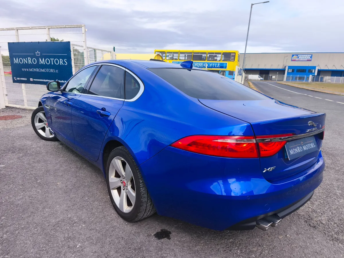 Jaguar XF 2.0 D 180PS Portfolio Automatic - Image 5
