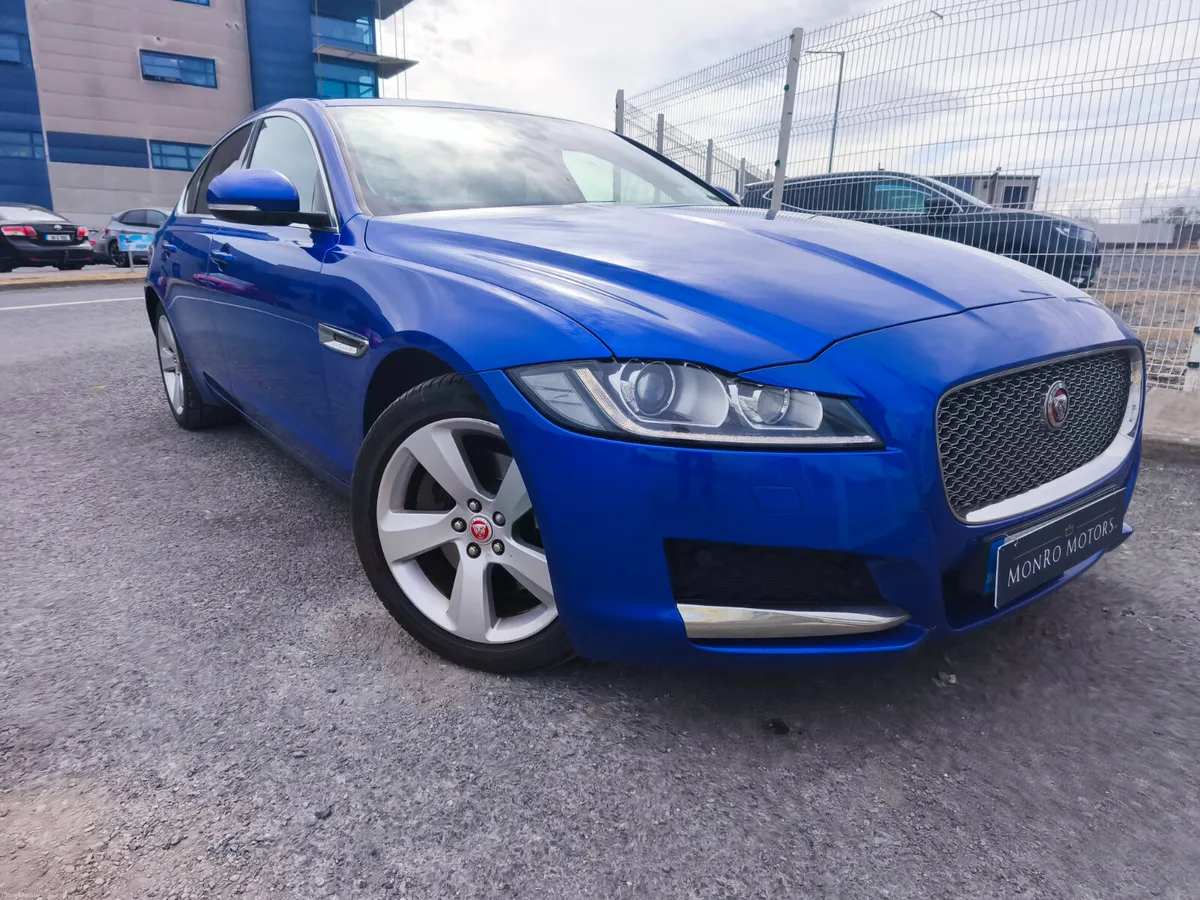 Jaguar XF 2.0 D 180PS Portfolio Automatic - Image 4