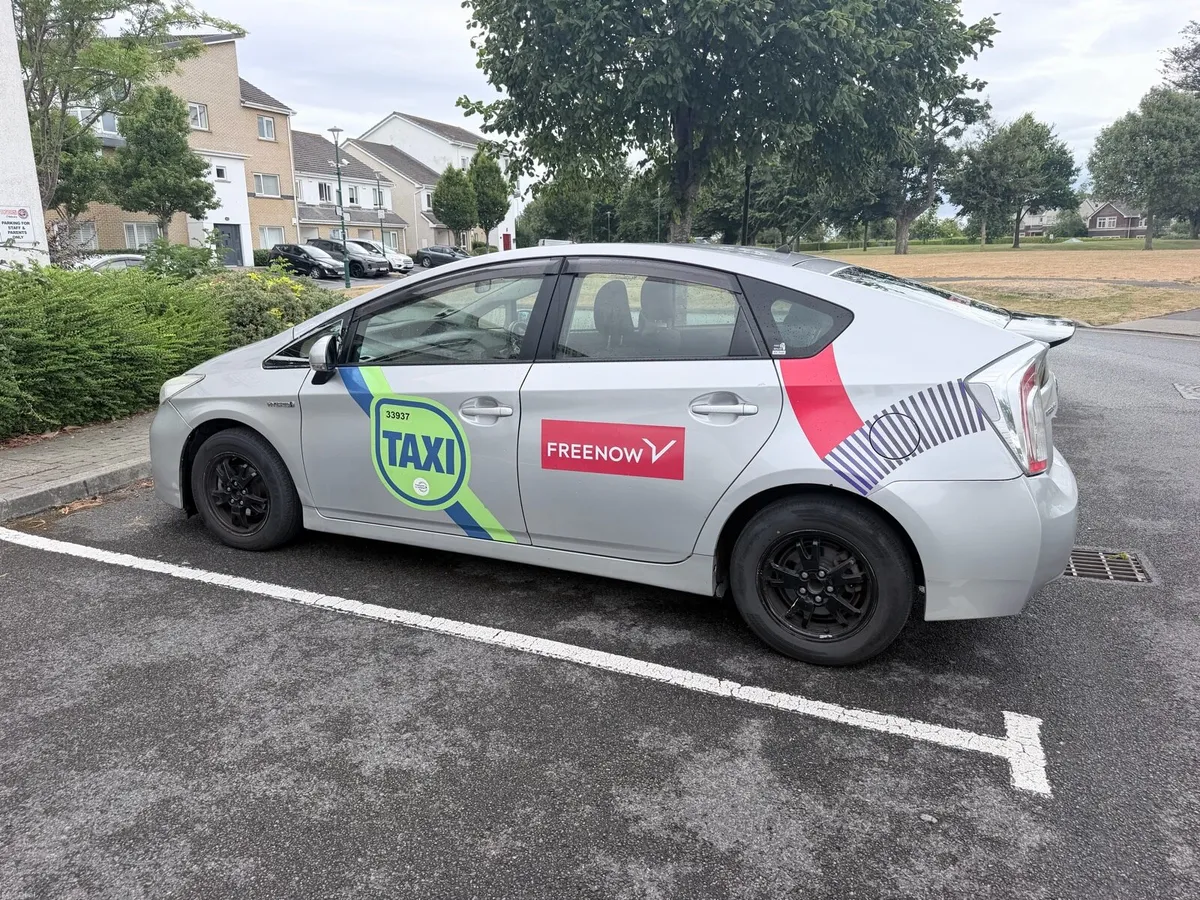 Toyota Prius - Image 3