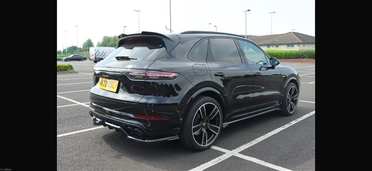 Porsche Cayenne 2022 - Image 3