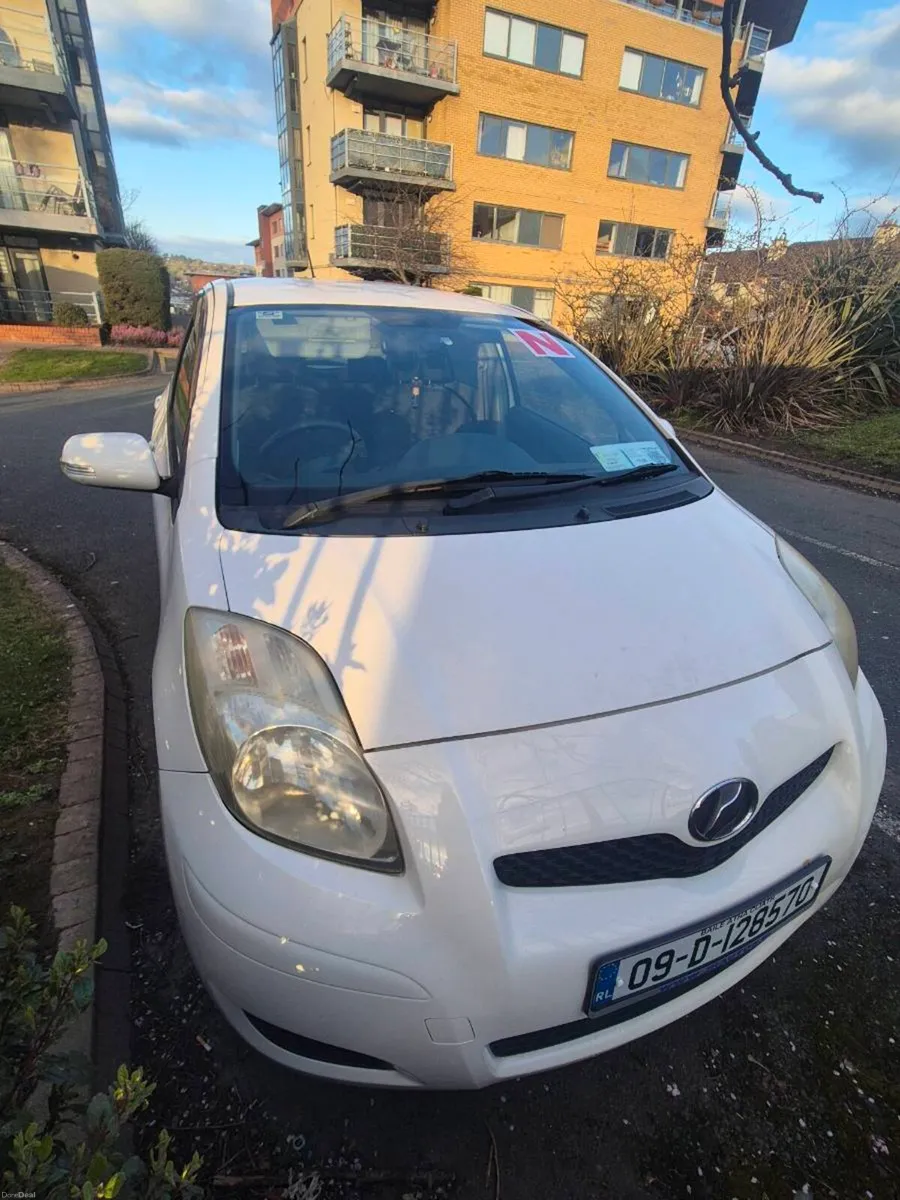 Toyota vitz 2009 Automatic - Image 2