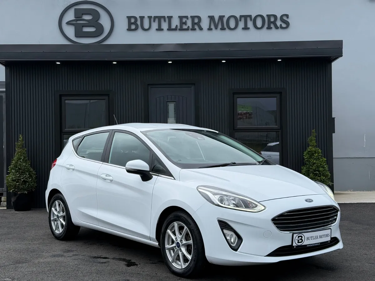 2017 Ford Fiesta 1.1L Zetec 5dr - Image 2