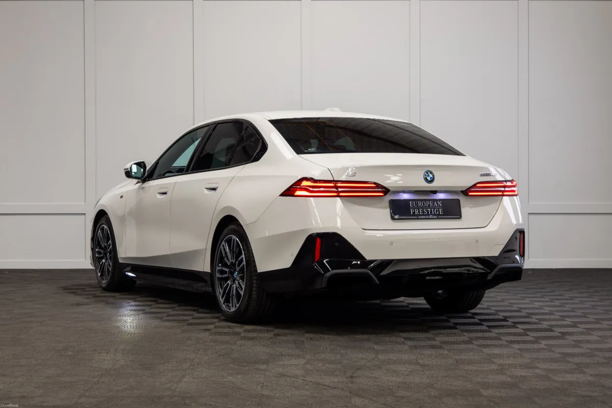 2024 BMW i5 eDrive40 M-Sport - Image 4
