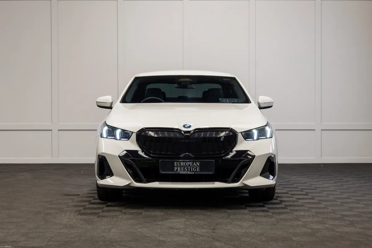 2024 BMW i5 eDrive40 M-Sport - Image 2