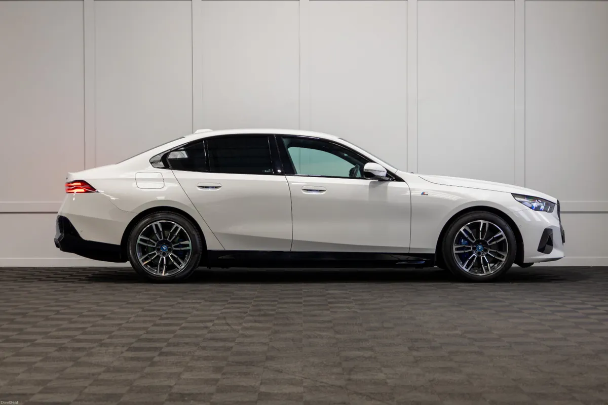2024 BMW i5 eDrive40 M-Sport - Image 6