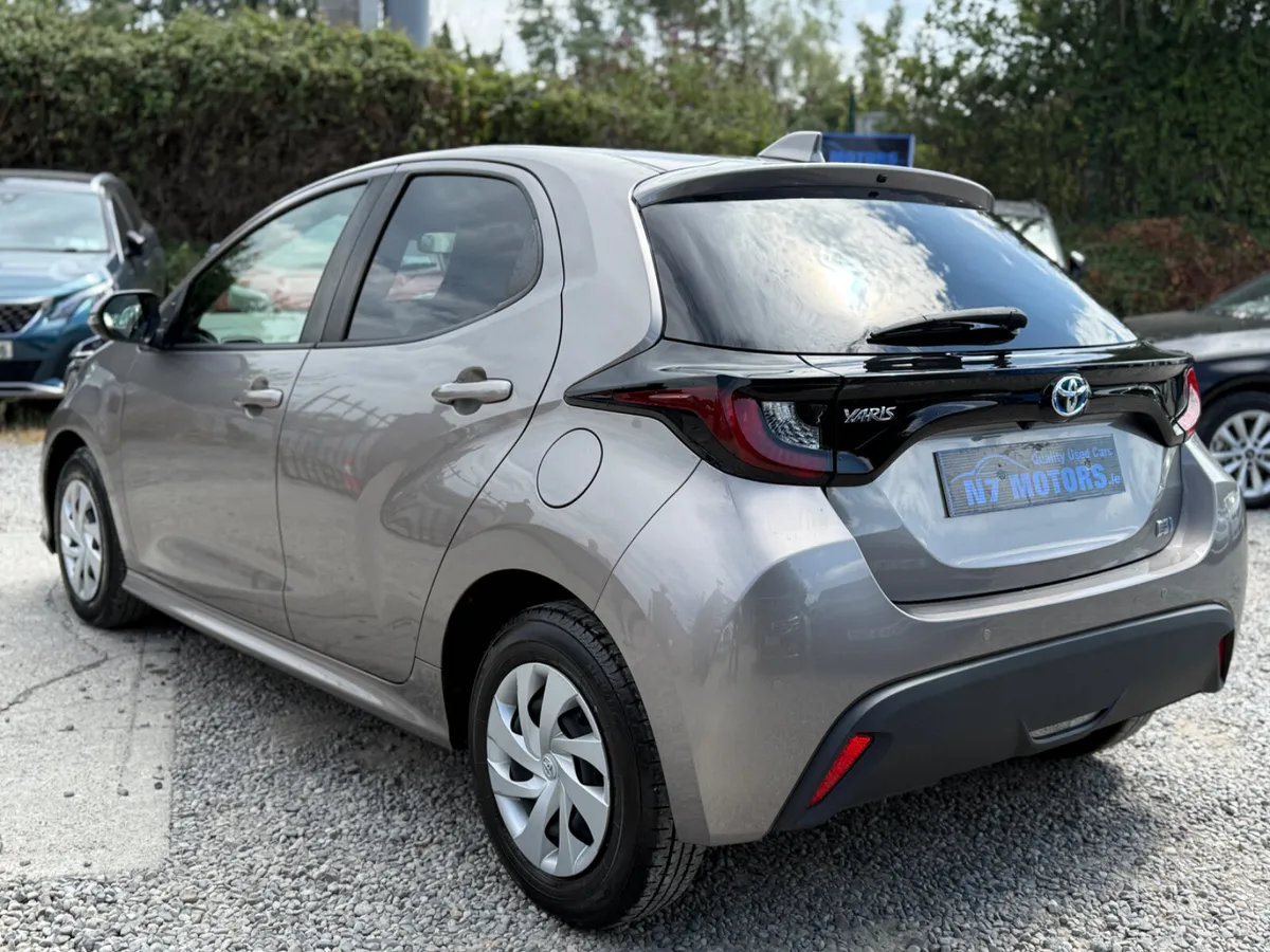 2021 Toyota Yaris 1.5 HYBRID AUTO - Image 5