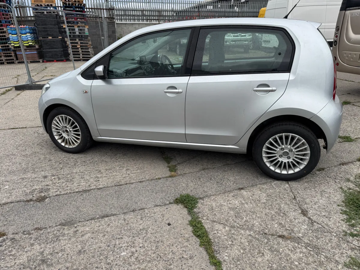Volkswagen up! 2012 test and taxed - Image 2