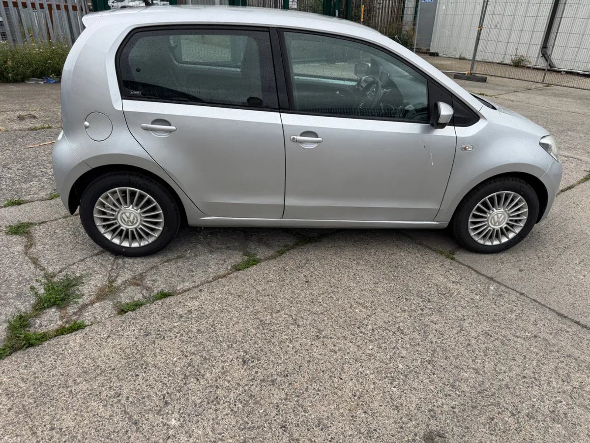 Volkswagen up! 2012 test and taxed - Image 6