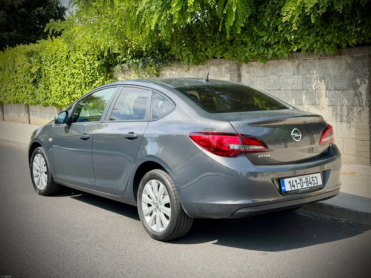 Opel Astra 1.7 Diesel Saloon | FSH | May 27 nct. - Image 4