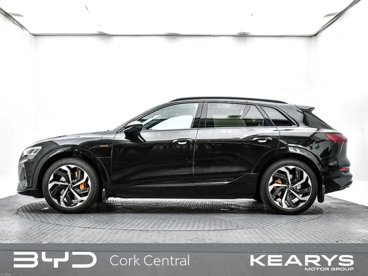 Audi e-tron 55 Quattro S Line Black Edition - Image 3