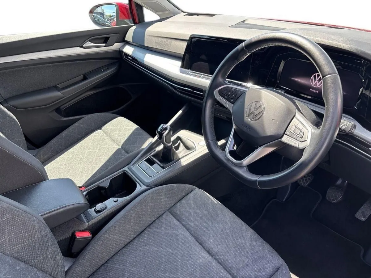Volkswagen Golf 1.0 TSI 110HP Life - Image 6