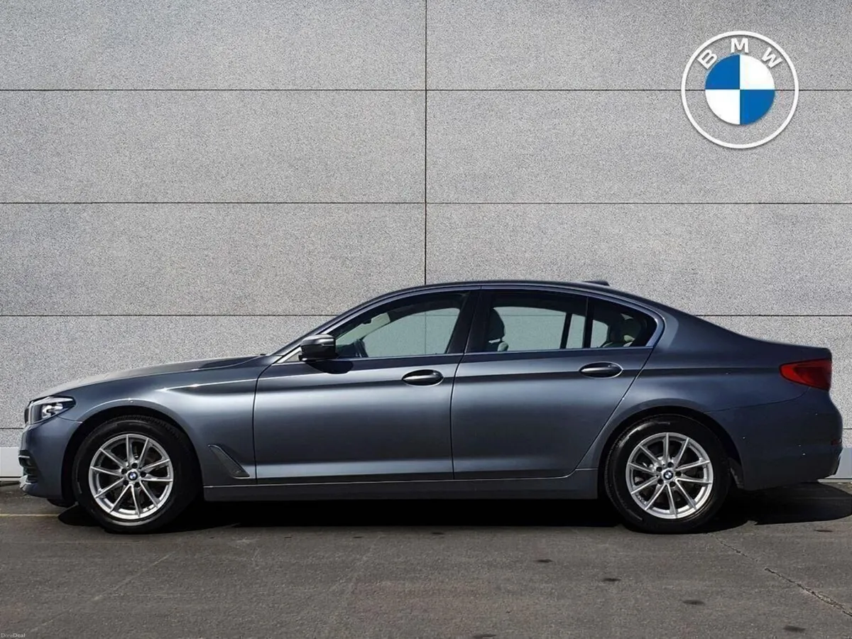 BMW 5-Series 520d SE Saloon - Image 3