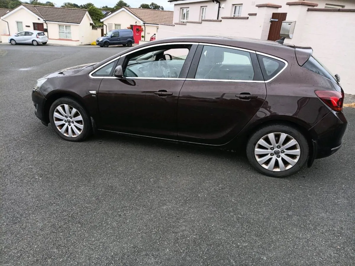 2015 opel astra  1,6 diesel NCT 12/26 PRICE €3350 - Image 5