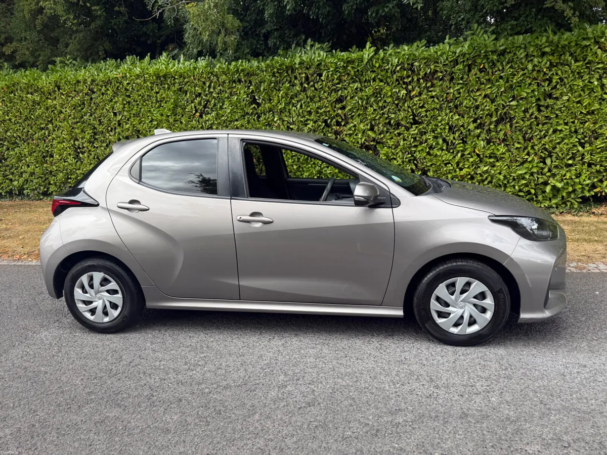 2021 Toyota Yaris 1.5 Hybrid Automatic - 99,000kms - Image 2