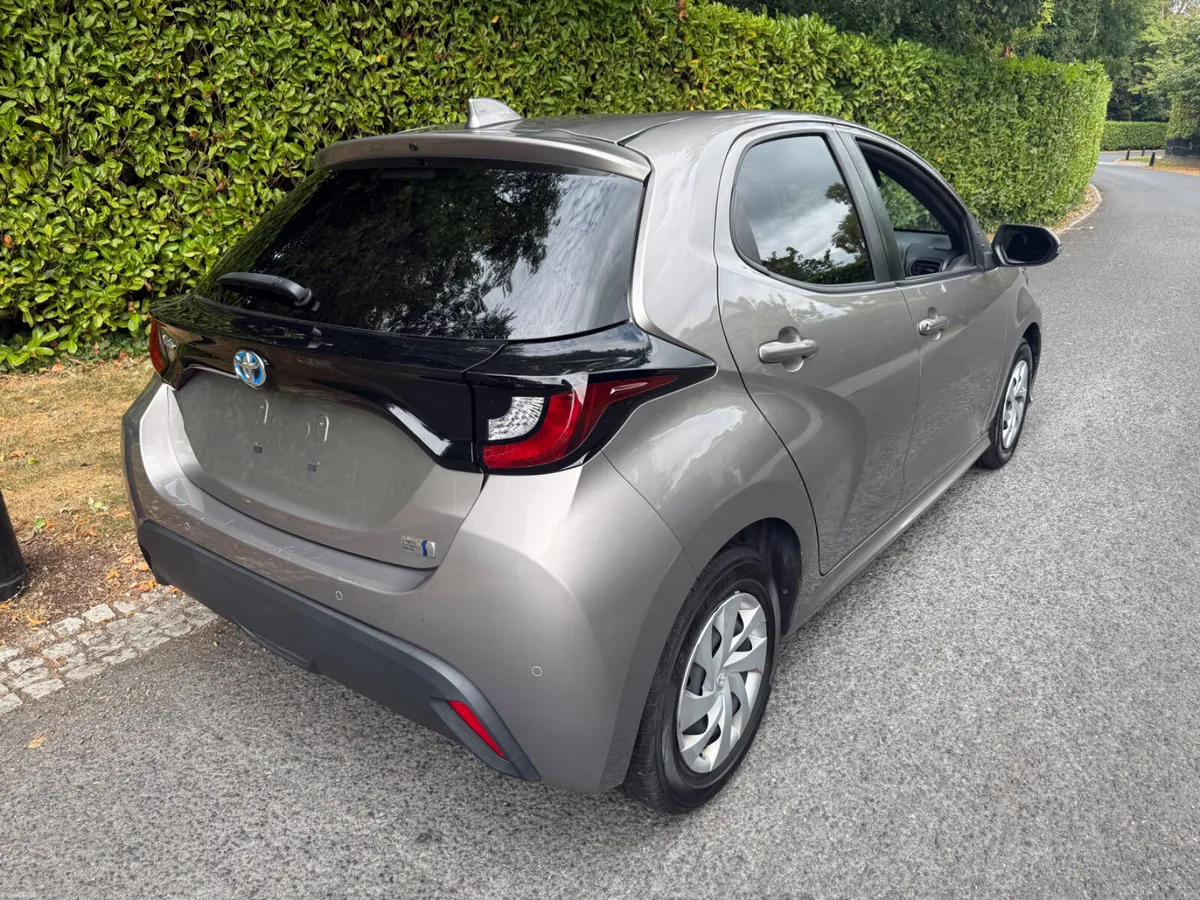 2021 Toyota Yaris 1.5 Hybrid Automatic - 99,000kms - Image 4