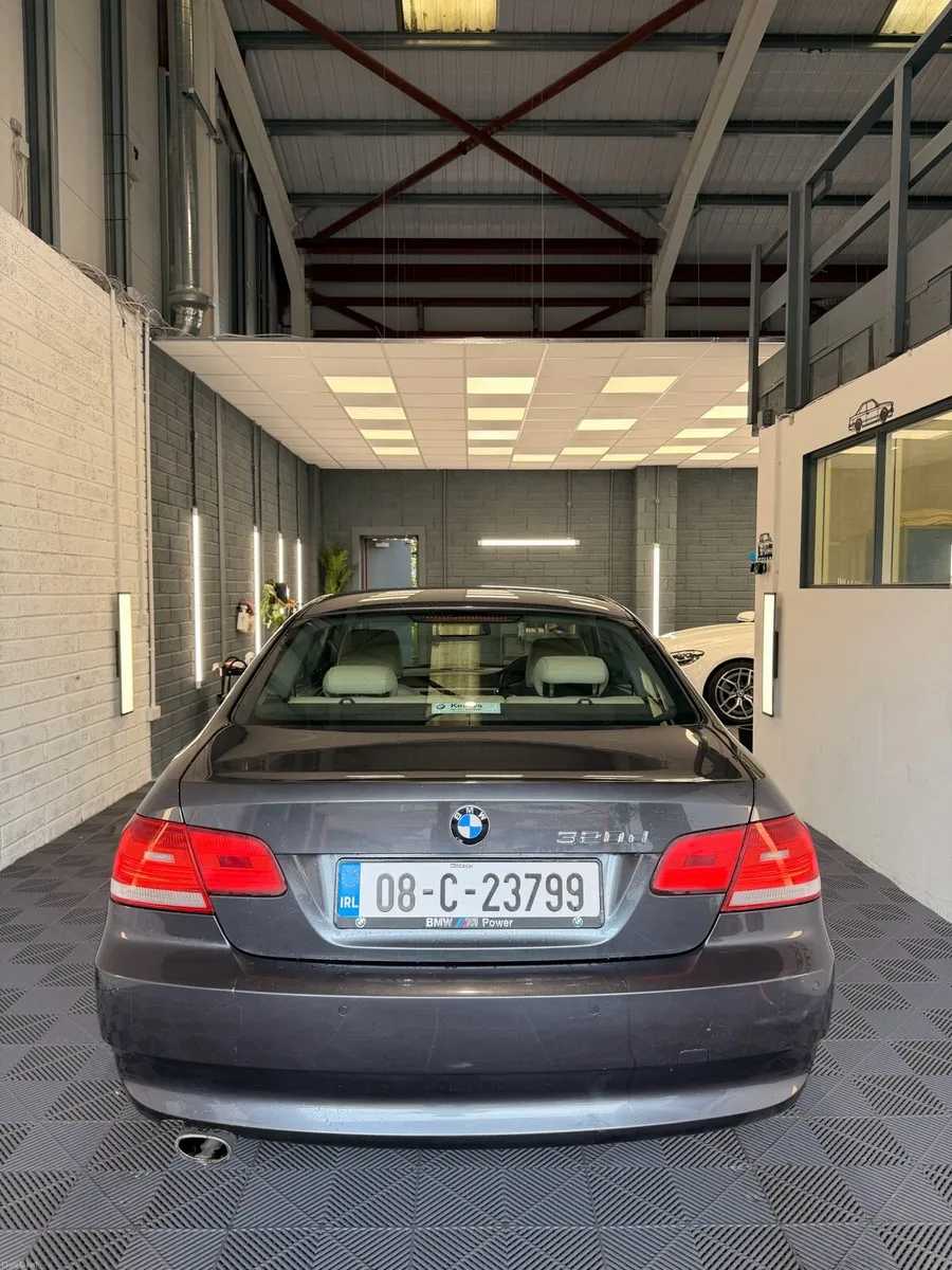 Bmw 320d 2008 - Image 5