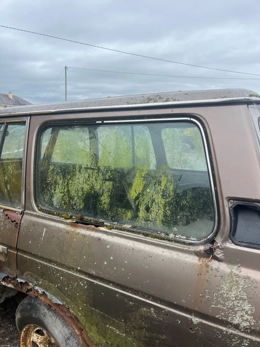 Land Cruiser Glass - Image 1