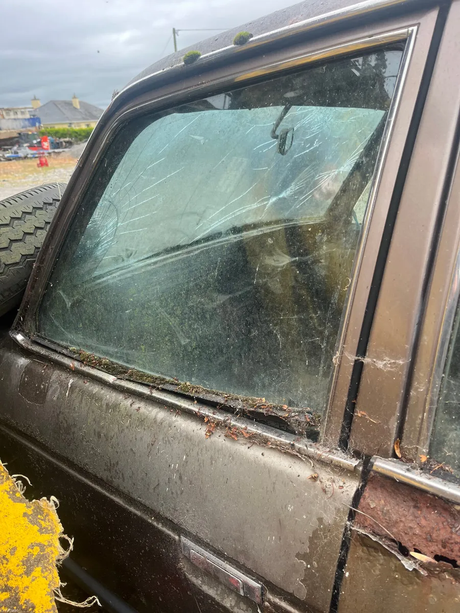 Land Cruiser Glass - Image 3