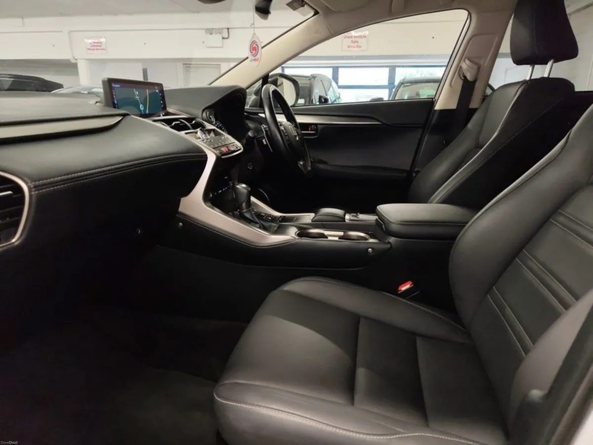 Lexus NX NX 300h FWD Dynamic (Car Play std) - Image 6
