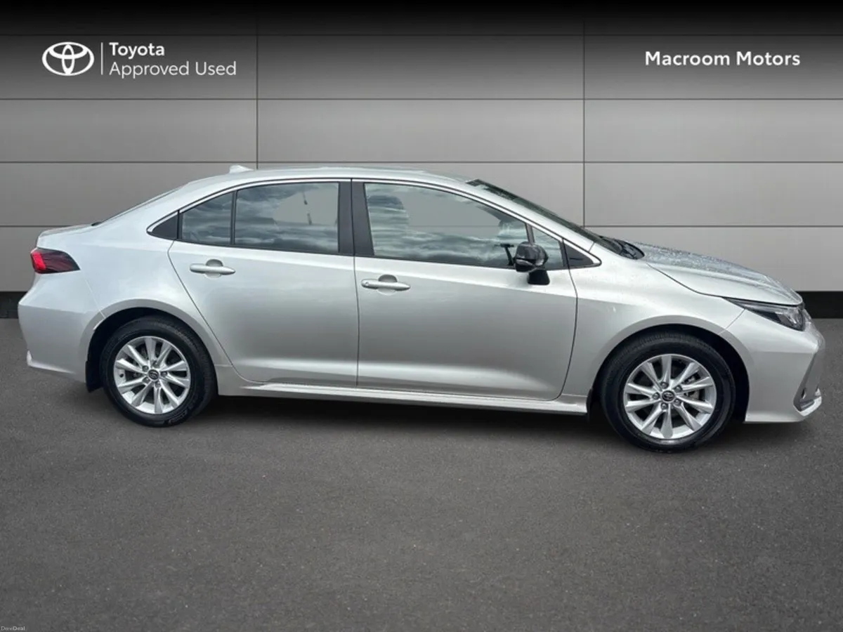 Toyota Corolla COROLLA SALOON LUNA - Image 3