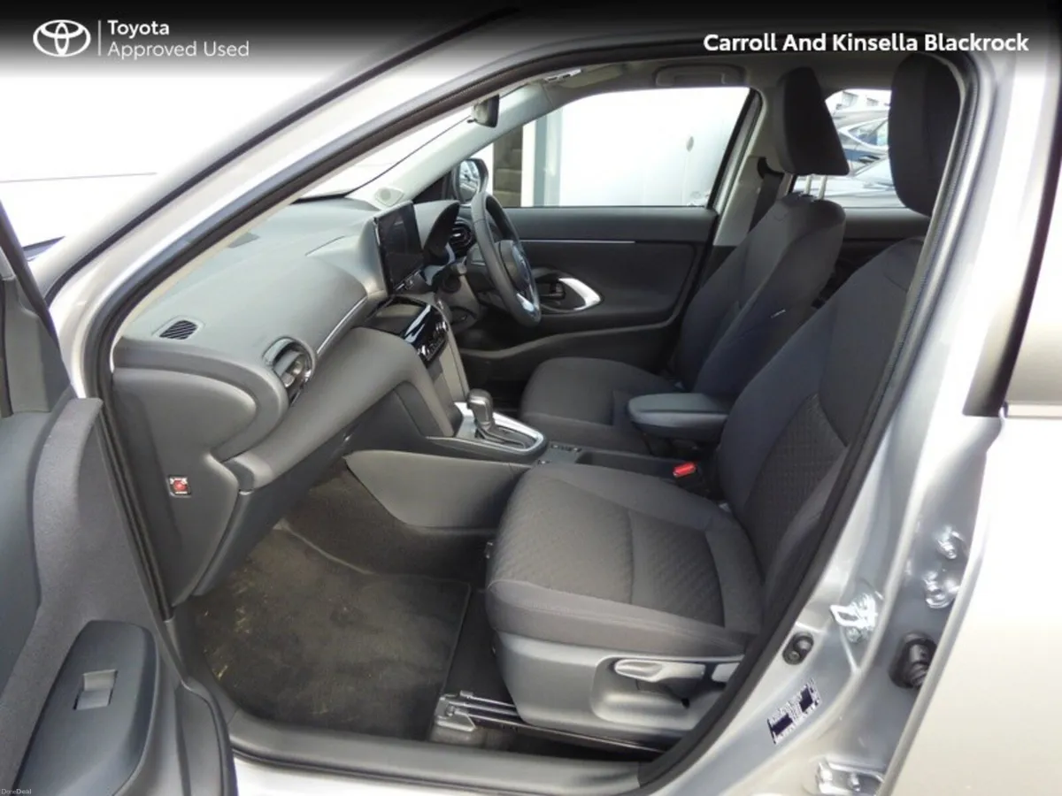Toyota Yaris Cross Hybrid Luna - Image 6