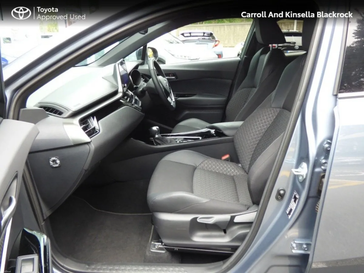 Toyota C-HR Hybrid Sport - Image 6