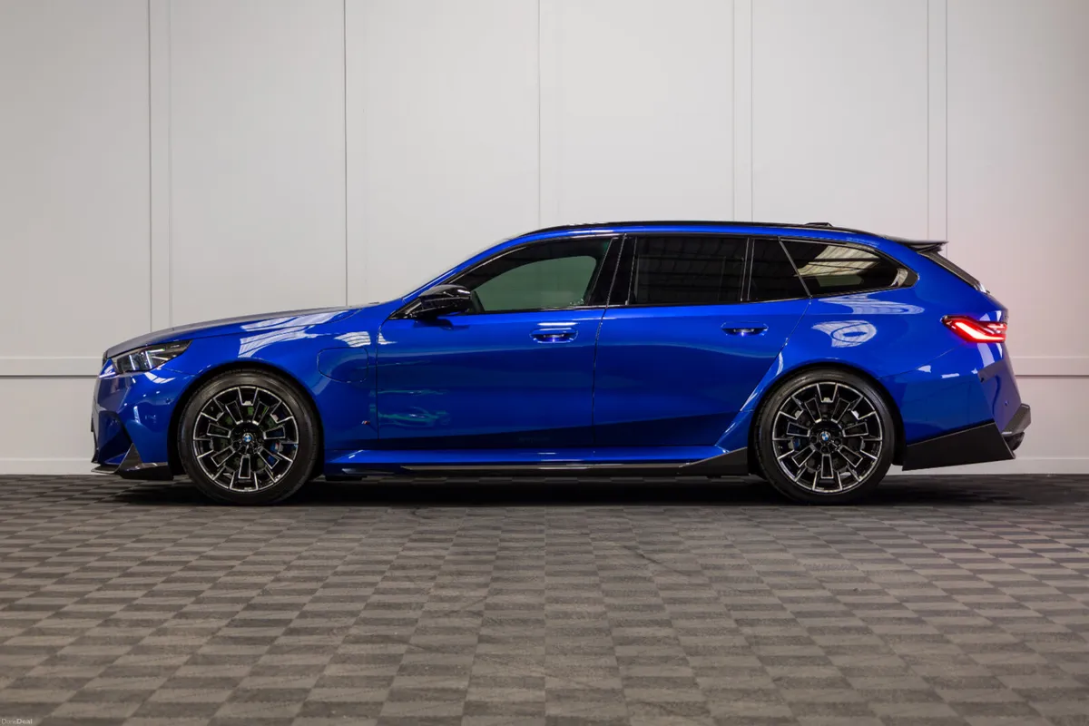 2025 BMW M5 (G99) - Image 3