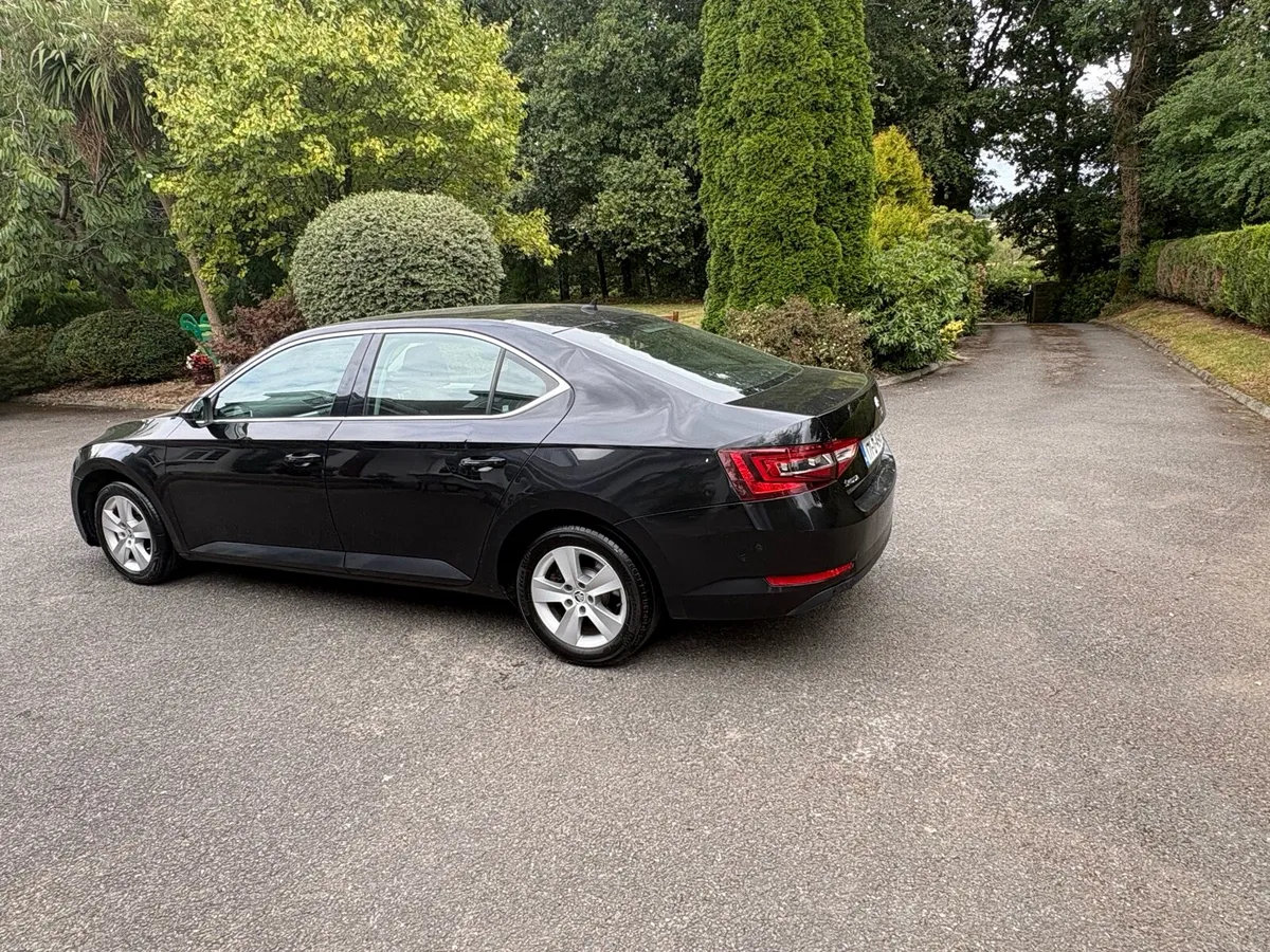 2017 SKODA SUPERB - Image 3