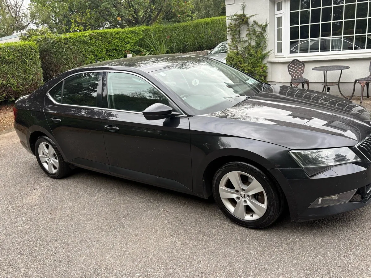 2017 SKODA SUPERB - Image 4