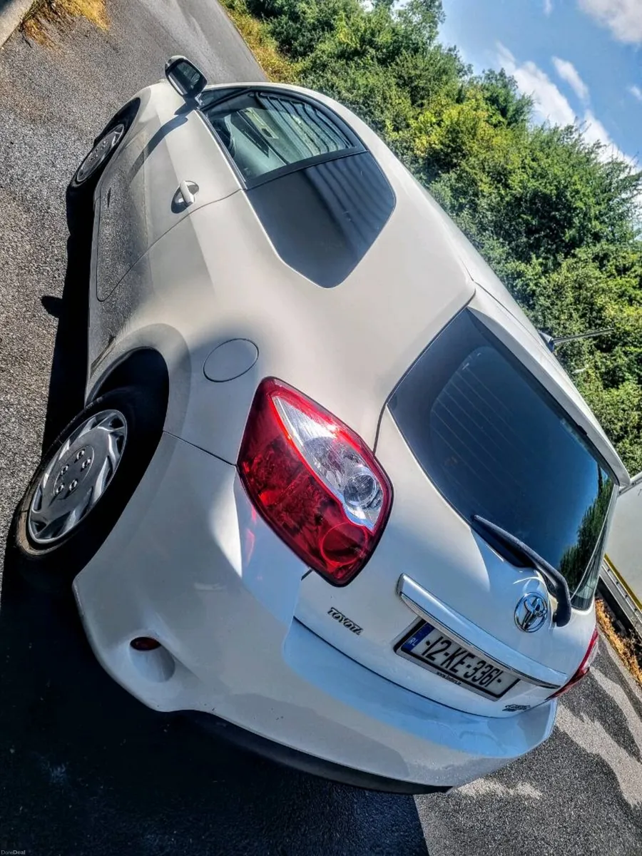 Toyota Auris van - Image 4