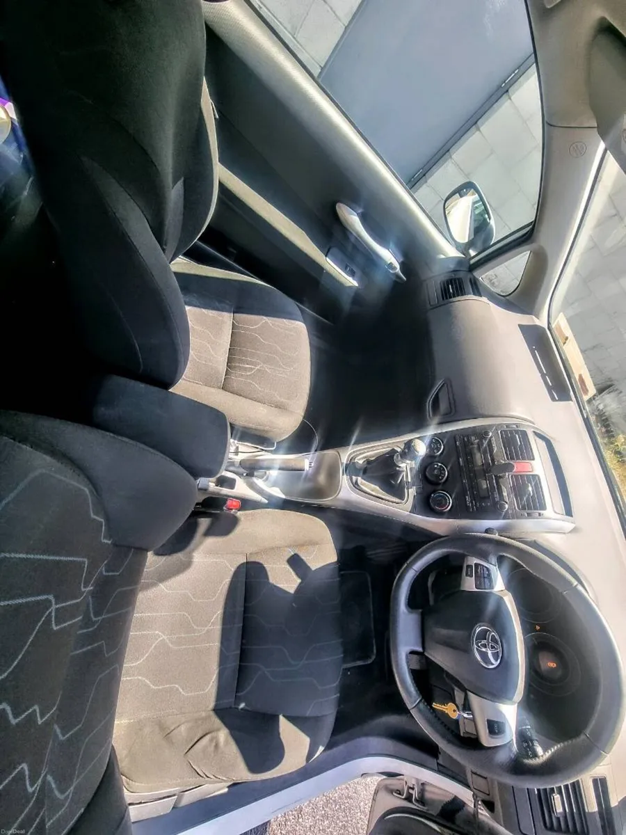 Toyota Auris van - Image 6