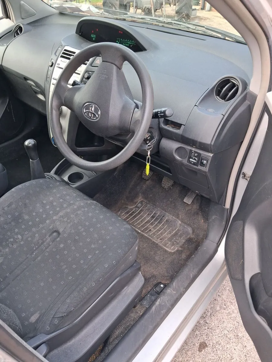 Toyota Yaris 2007 - Image 3