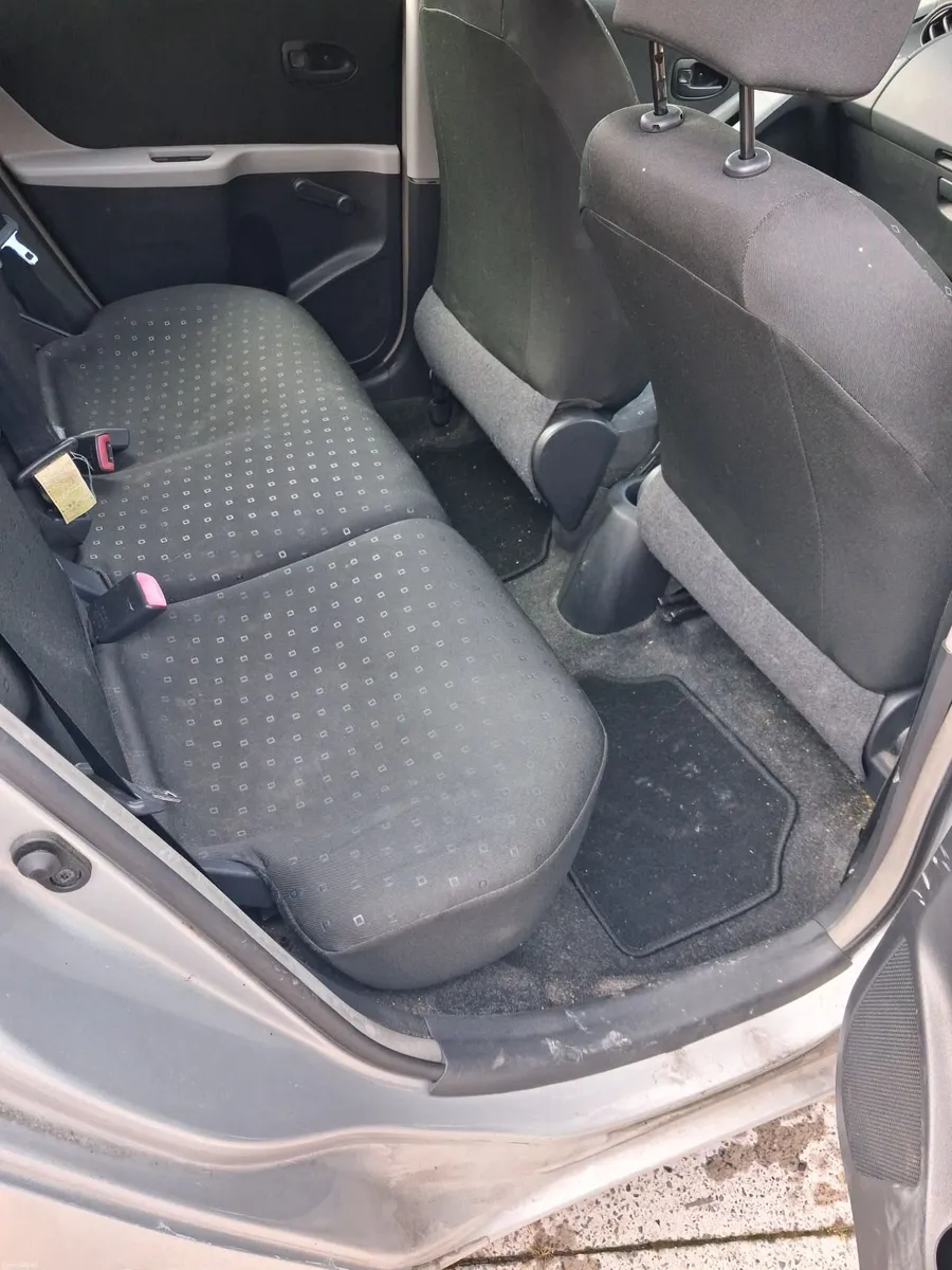Toyota Yaris 2007 - Image 4