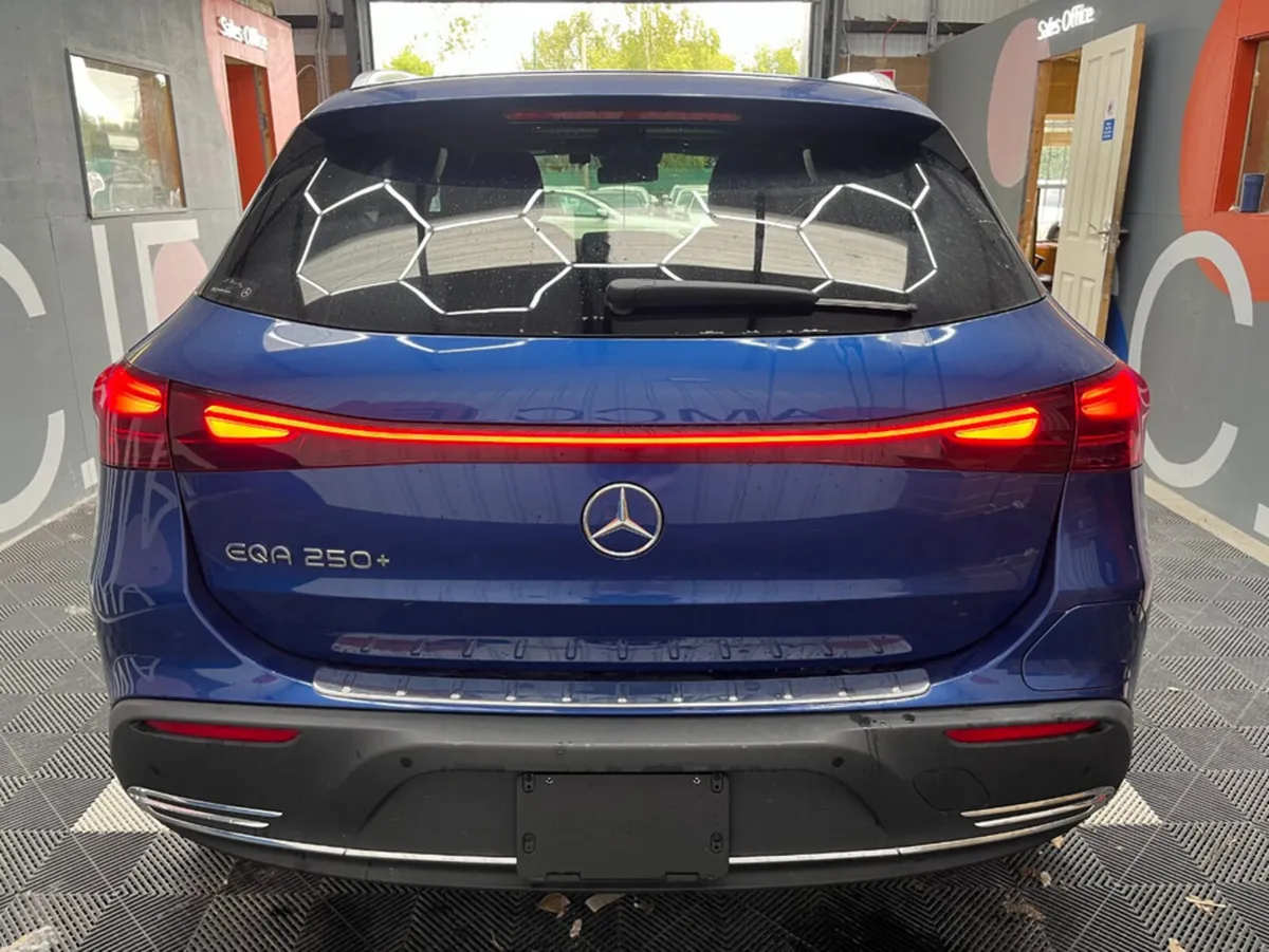 Mercedes-Benz EQA 2024 MERCEDES-BENZ EQA250+ AUTOM - Image 4
