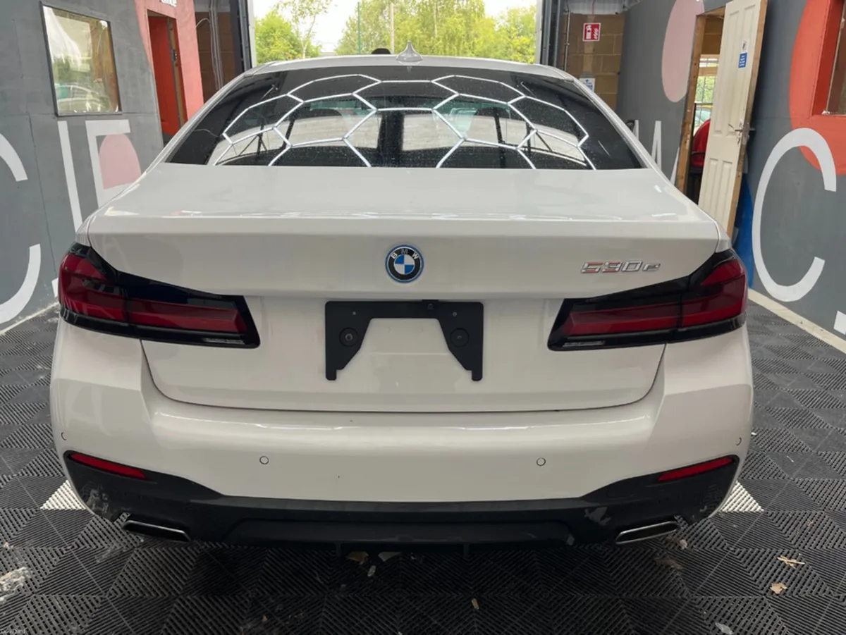BMW 5-Series 2021 BMW 530E M SPORT EDITION JOY 2.0 - Image 4